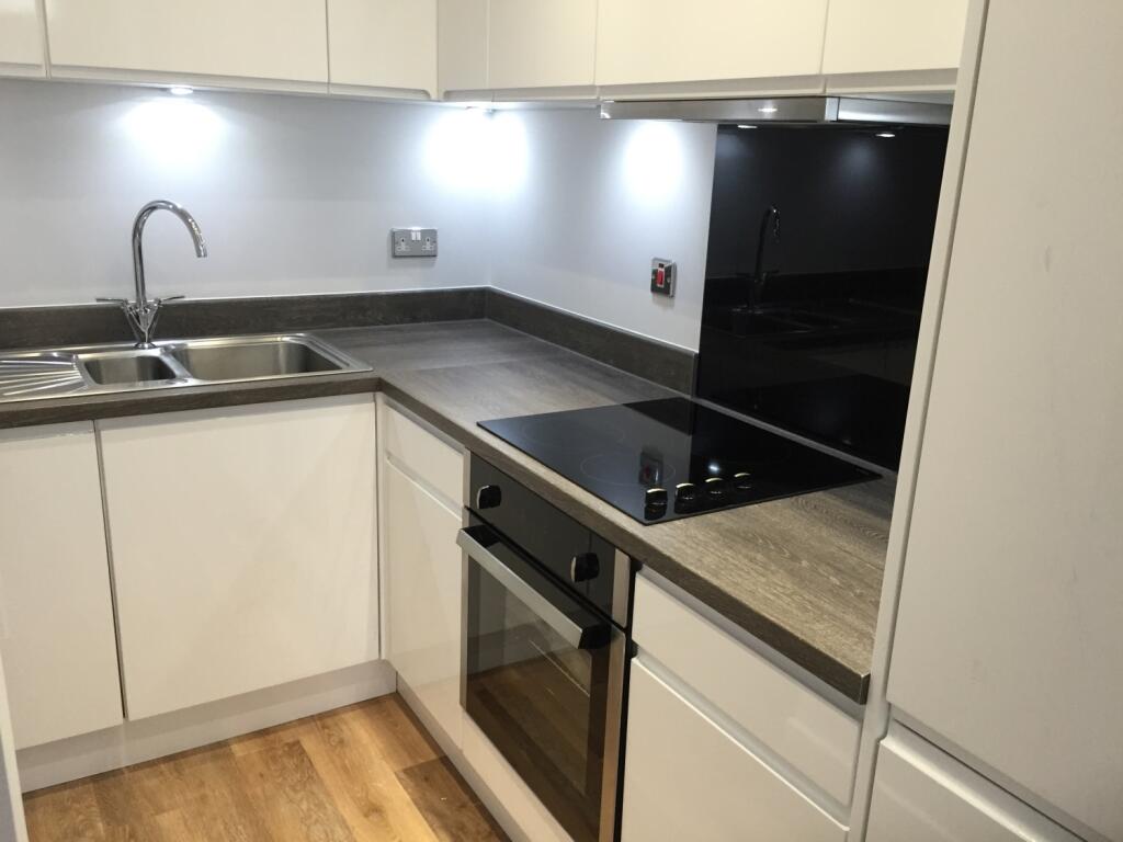 Main image of property: 2 Tate House, 5-7 New York Road, Leeds, West Yorkshire, LS2 7QW, UK