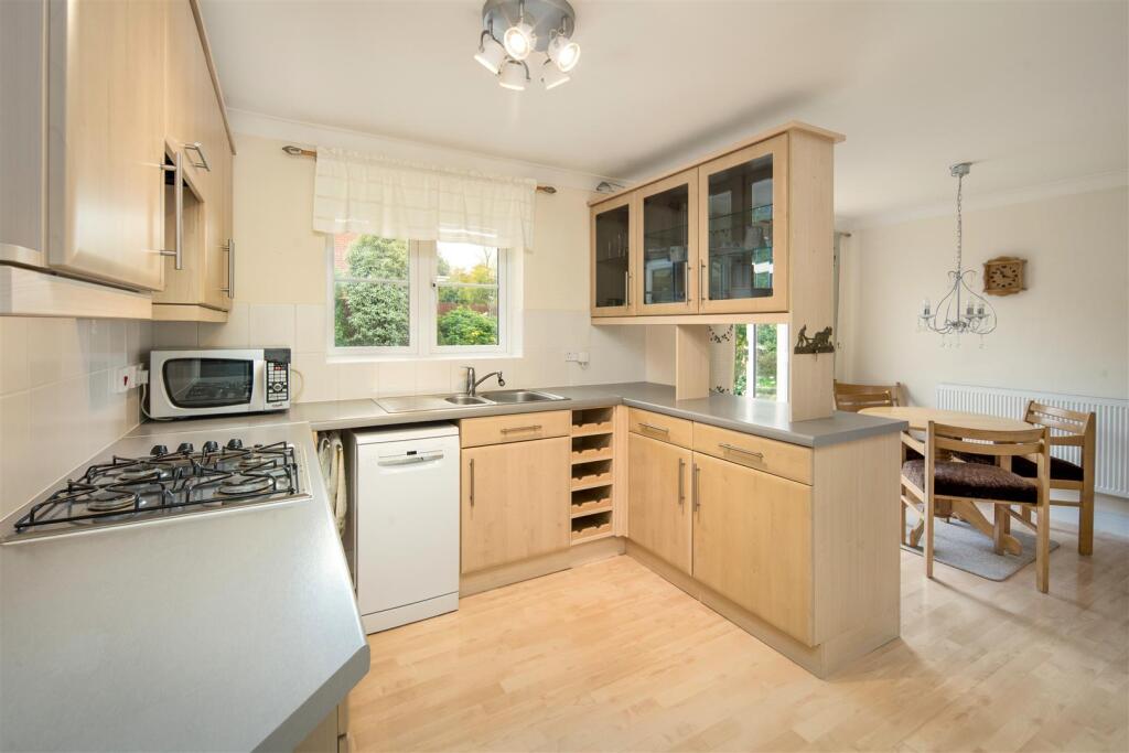 Osborne Heights, East Cowes photo 2