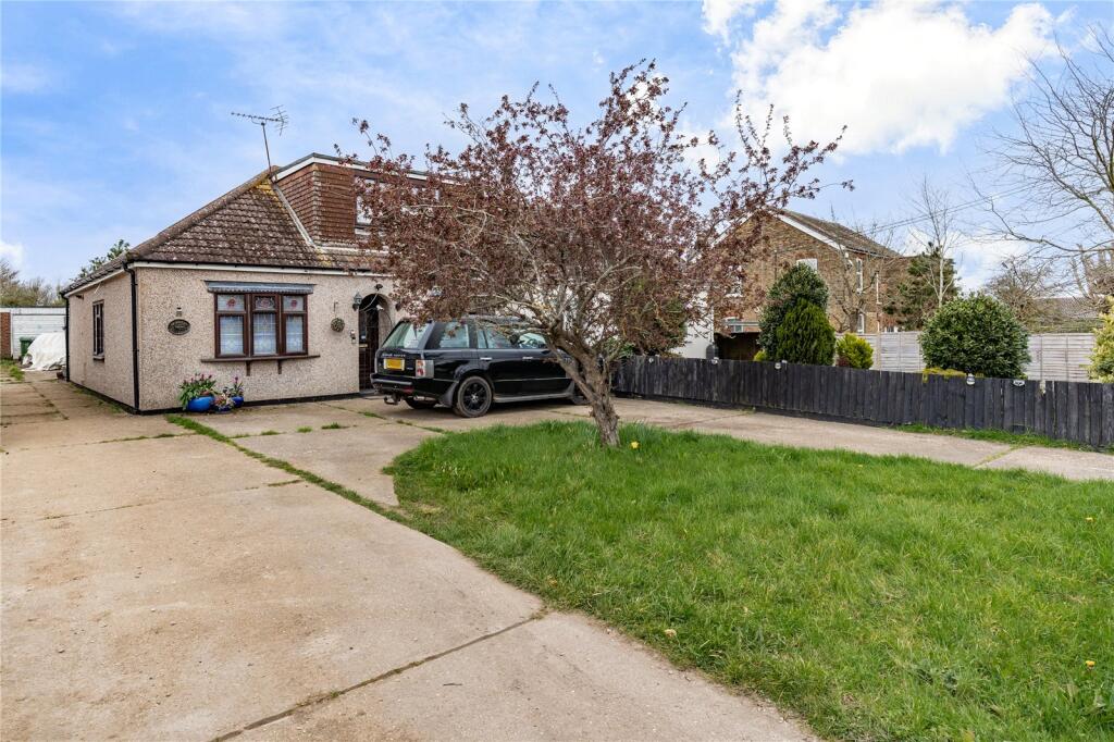 Main image of property: Eversley Road, Bowers Gifford, Essex, SS13