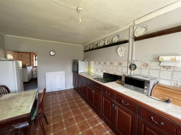 KITCHEN/ BREAKFAST ROOM