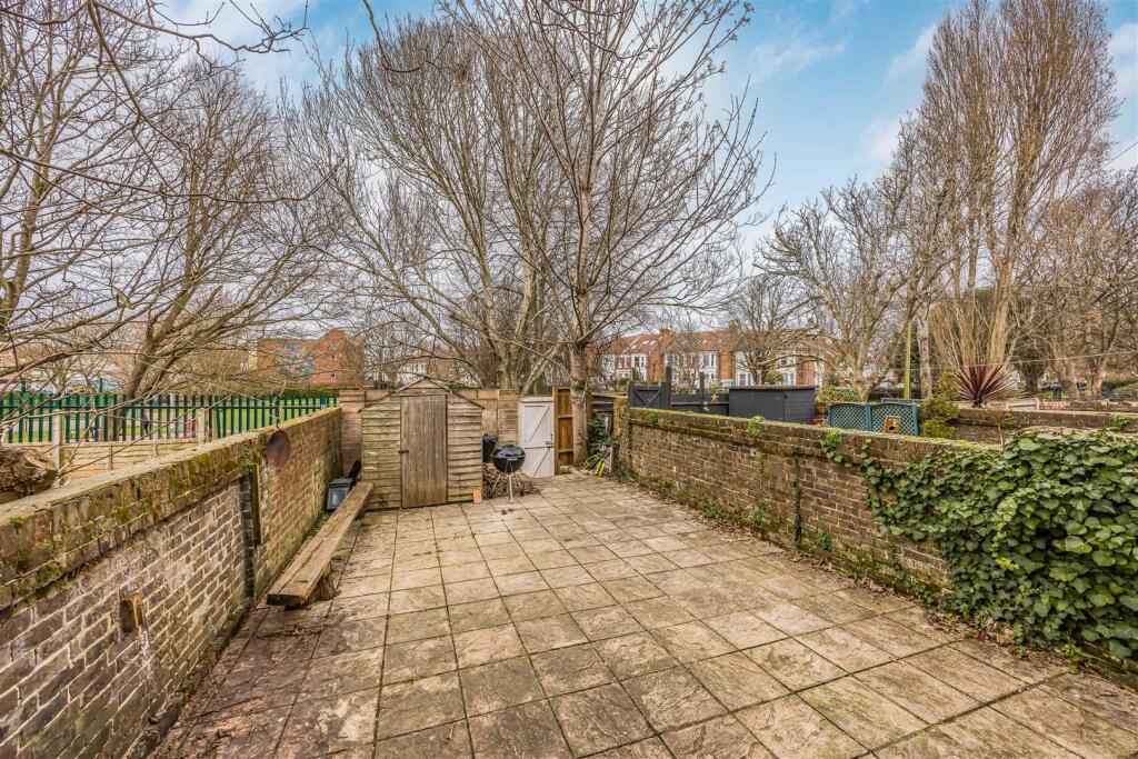 House in Portsmouth - View 3