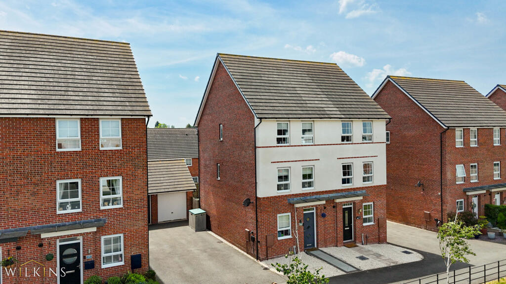 Main image of property: Topiary Road, Nuneaton, Warwickshire, CV10