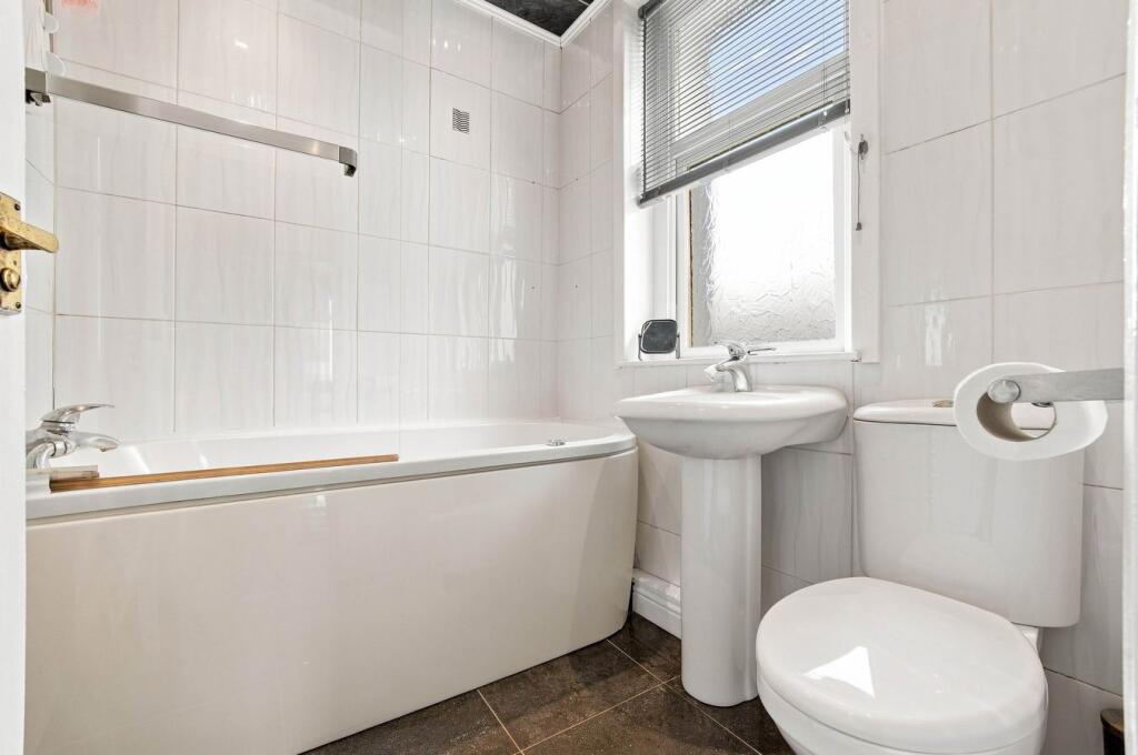 Apartment in Kilmarnock, South Ayrshire - View 4
