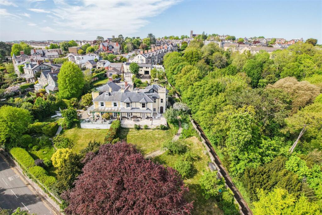 Main image of property: Pen Y Cae, Beach Lane, Penarth, CF64 1AN