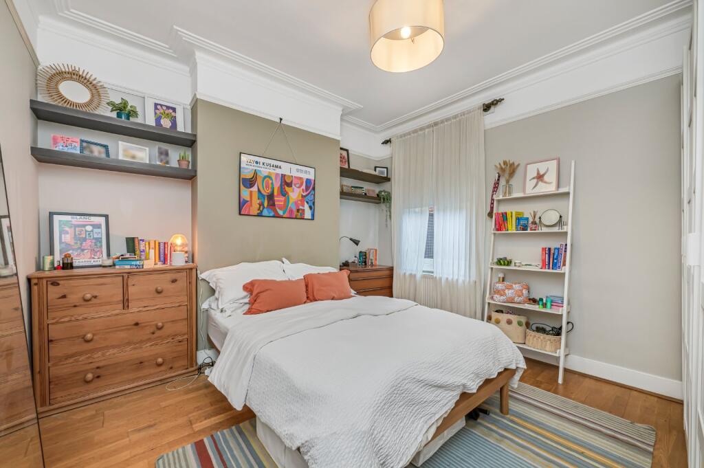 Apartment in London - More