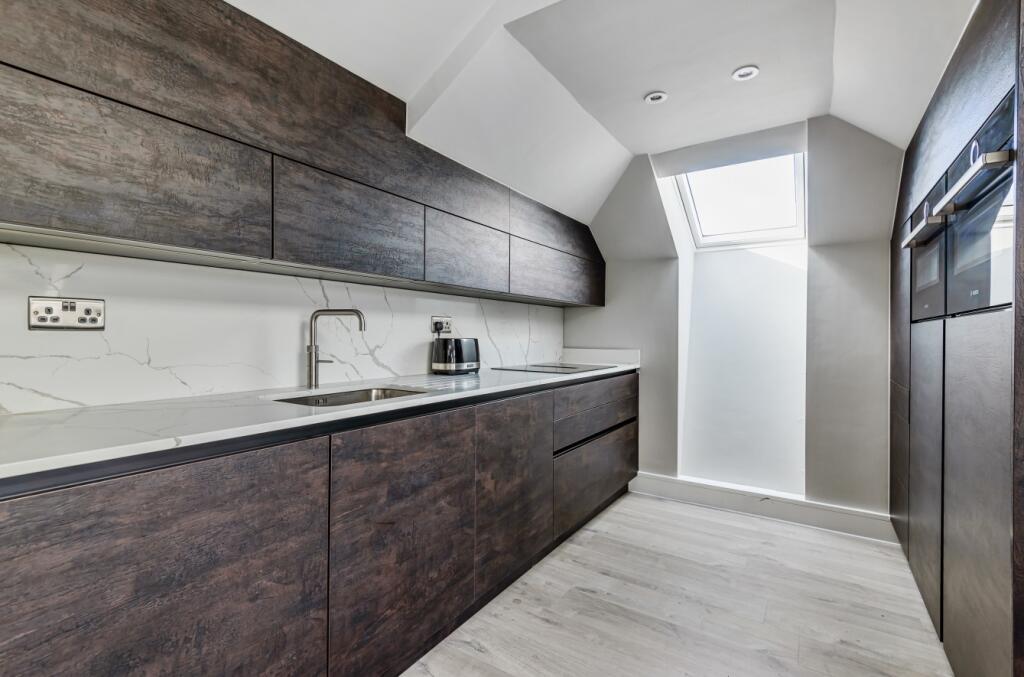 Apartment in London - View 3
