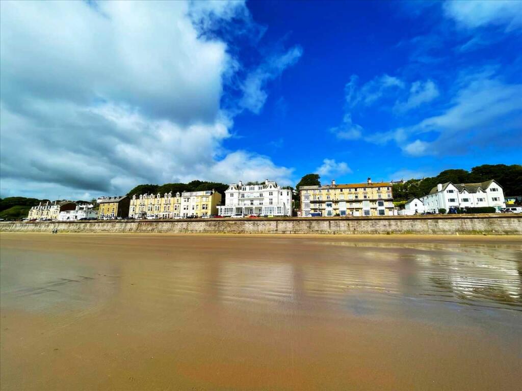 2-bed flat on The Beach, Filey, £259,950