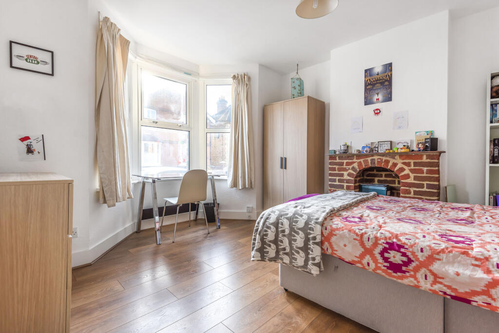 House in Guildford, Surrey - View 4