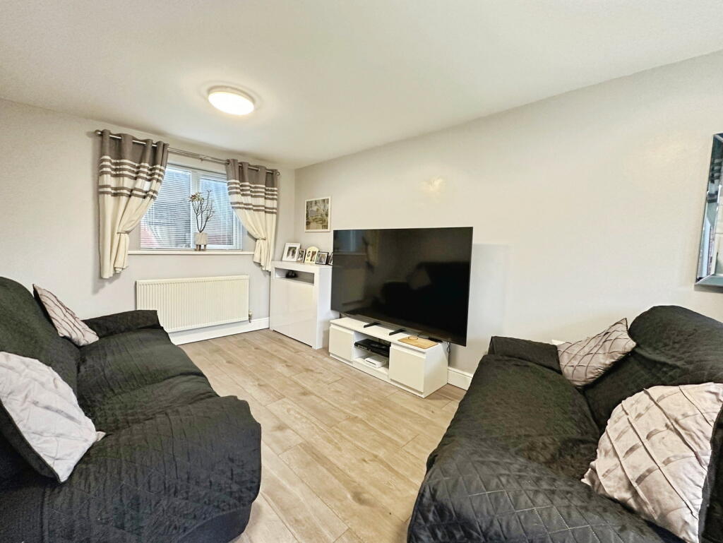House in South Derbyshire, Derbyshire - View 3