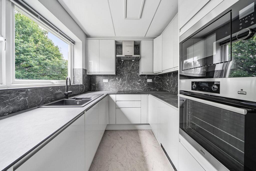 Apartment in London - View 5