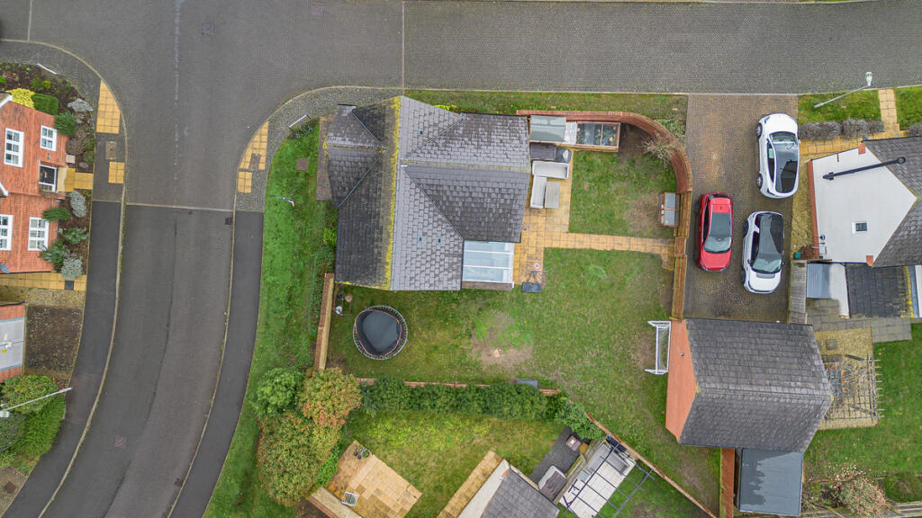 4 bed detached - Larch Drive, Didcot, OX11 image 3