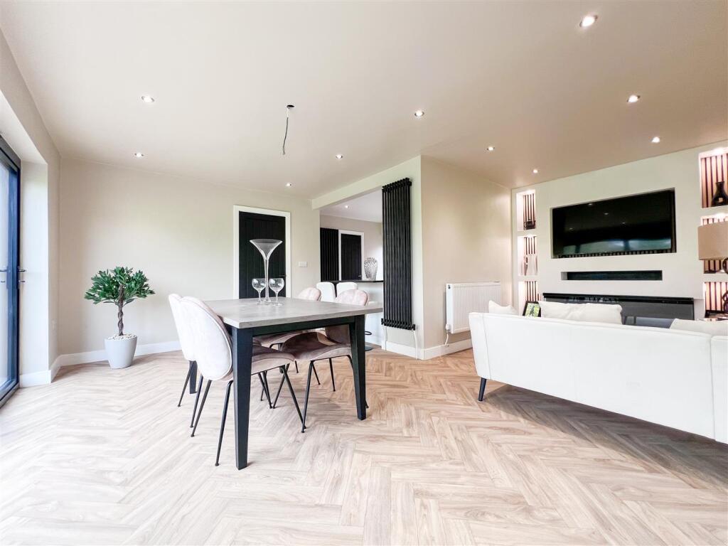 House in Stoke-on-Trent - View 4