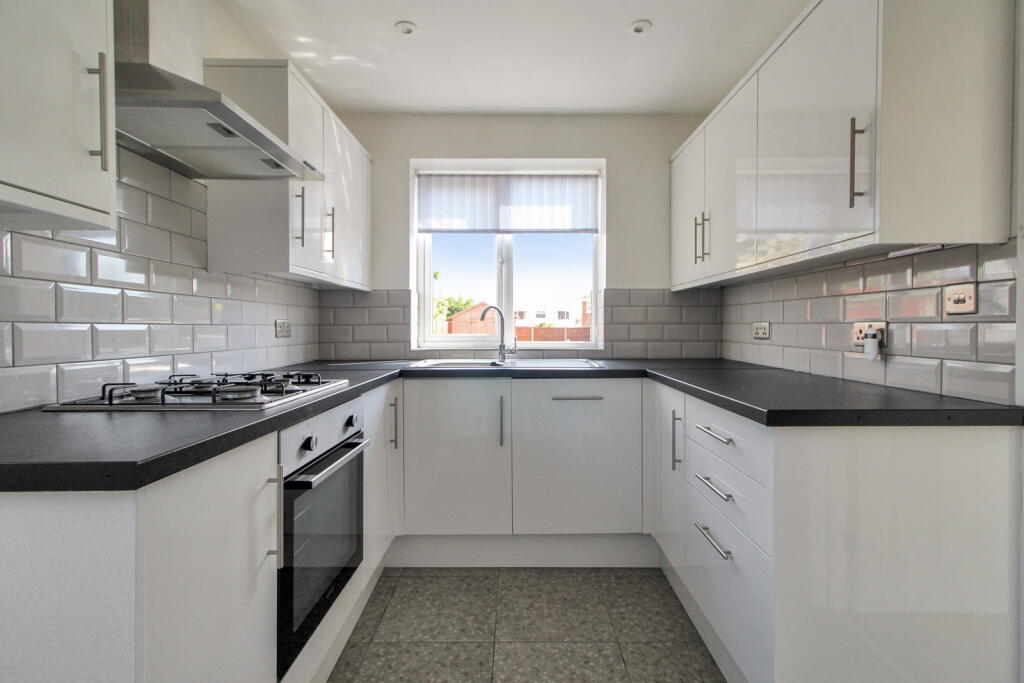 Rydal Close, Pensby, CH61 - More