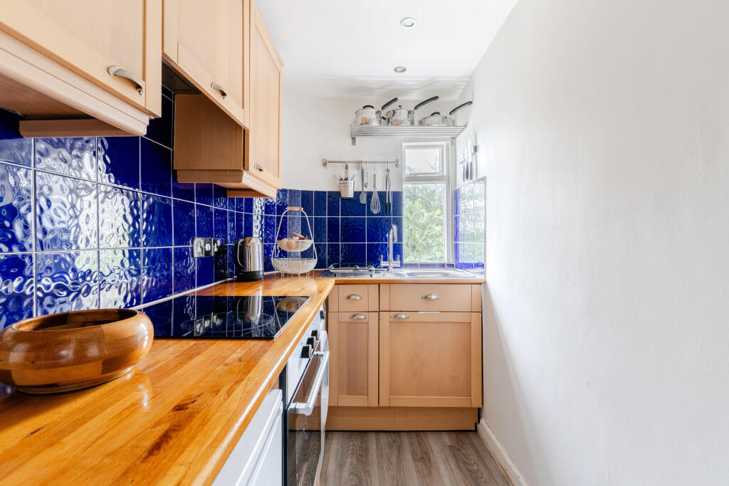 Apartment in Bristol - View 3