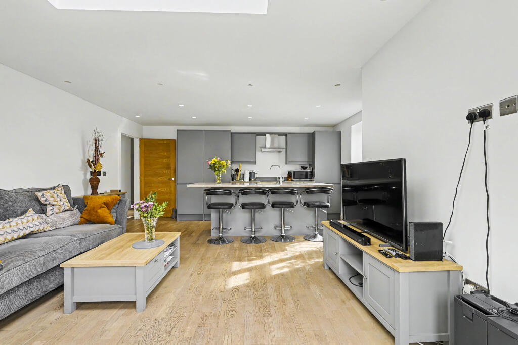 Apartment in Stevenage, Fishers Green - More