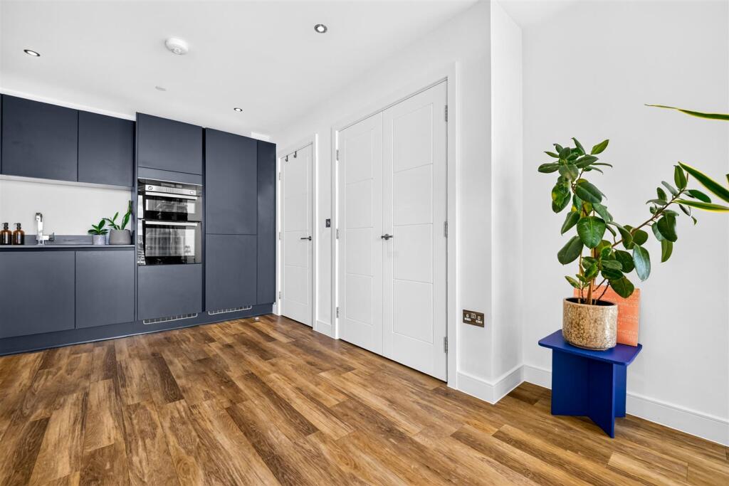 Apartment in London - More