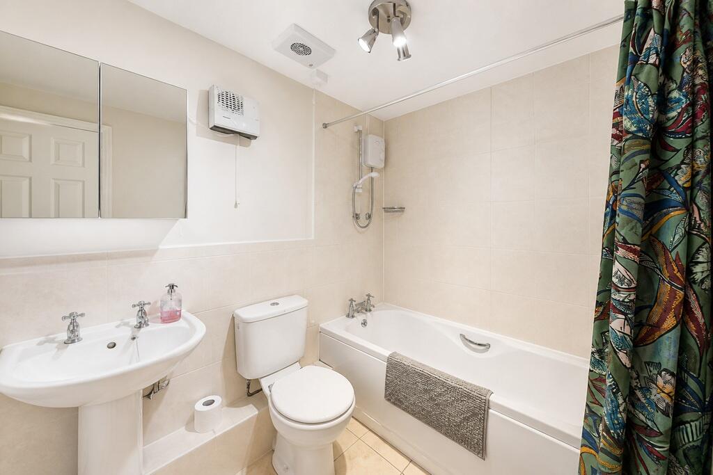 Apartment in London - View 5