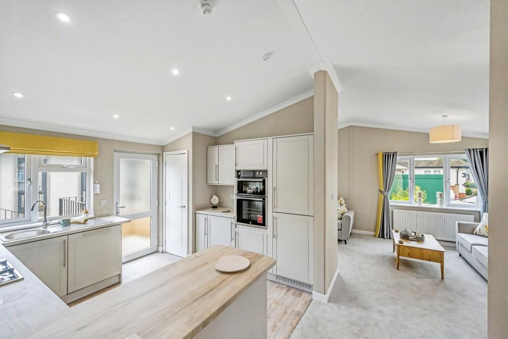 Palm Grove Court, Doncaster, Doncaster, DN8 photo 2