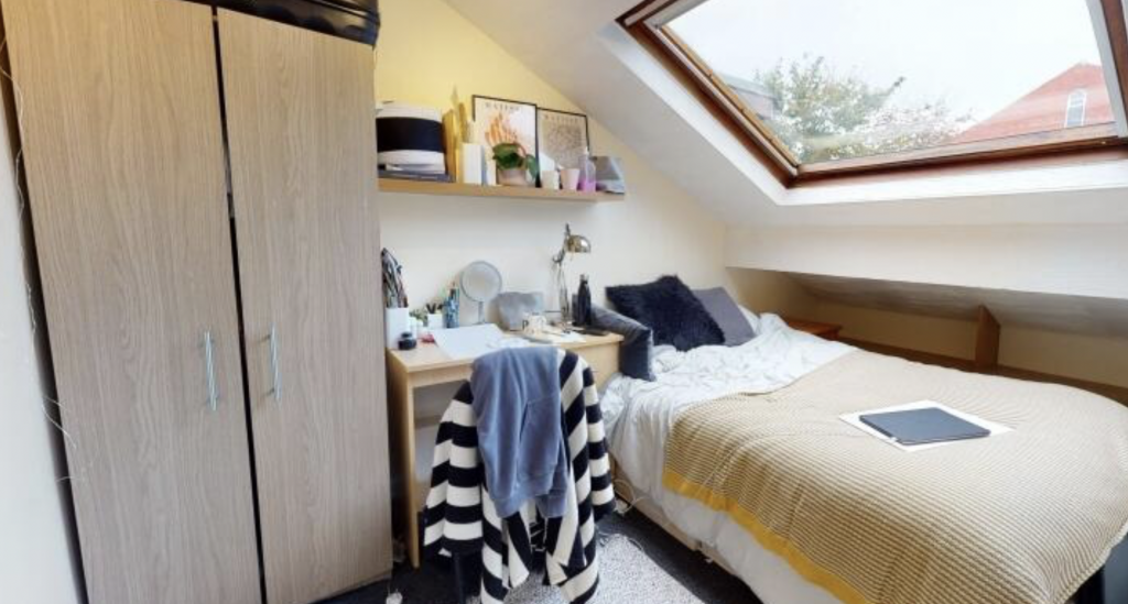 House in Leeds, Hyde Park - View 5