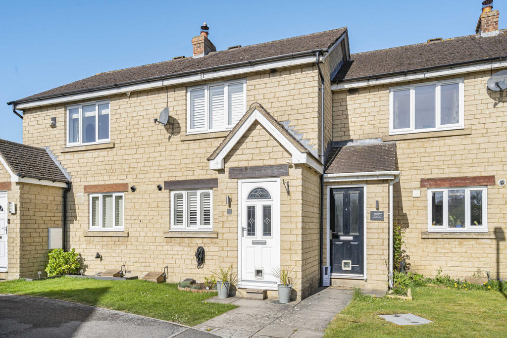 Main image of property: Hodgson Close, Bicester, OX27