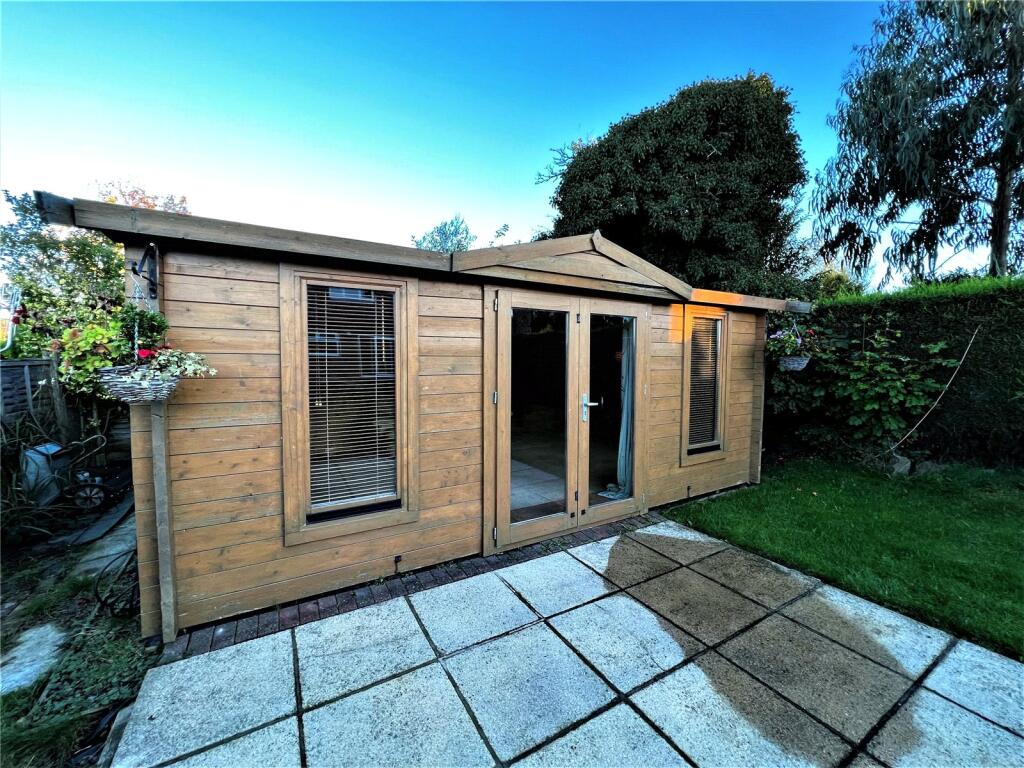 House in Tunbridge Wells, Kent - More