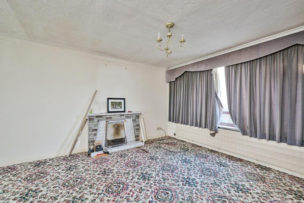 House in South Kesteven, Deeping St. James - View 2