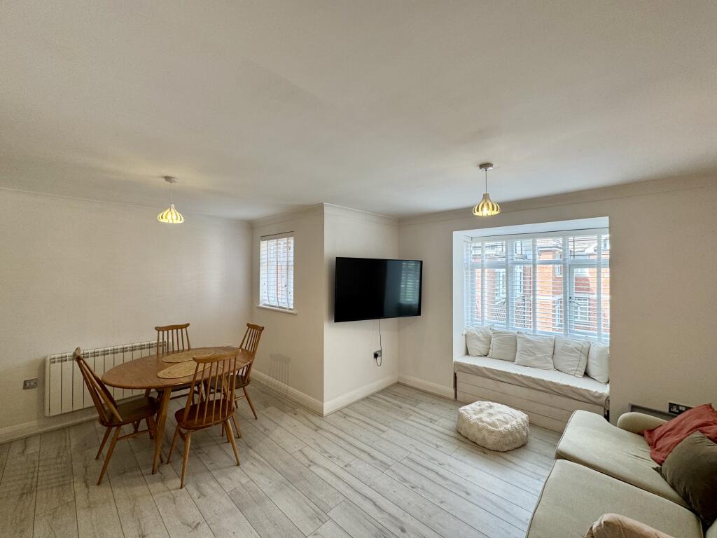 Apartment in Birmingham, West Midlands - More