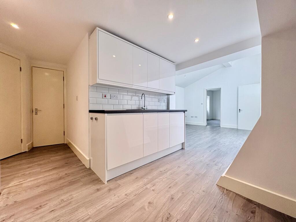 House in East Hertfordshire, Ware - View 5
