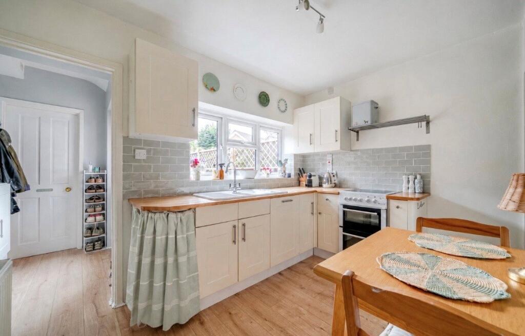 House in Waverley, Wonersh - More