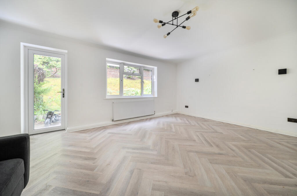 Apartment in Guildford - View 2