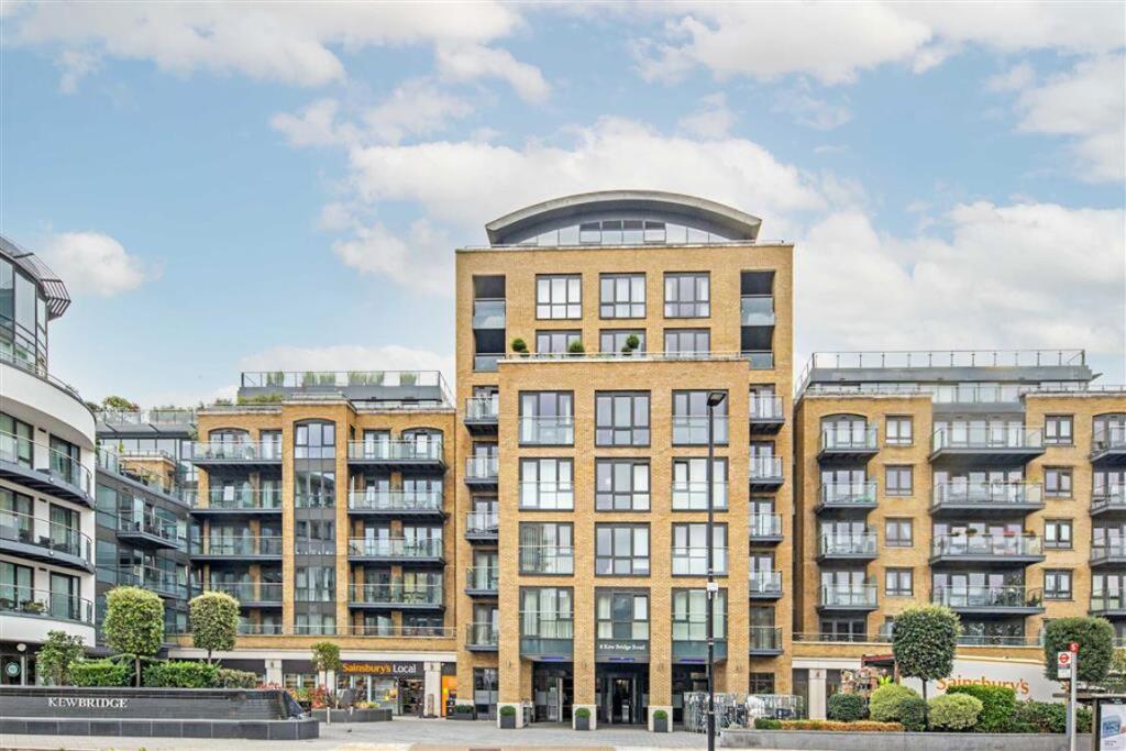 Main image of property: Kew Bridge Road, Brentford