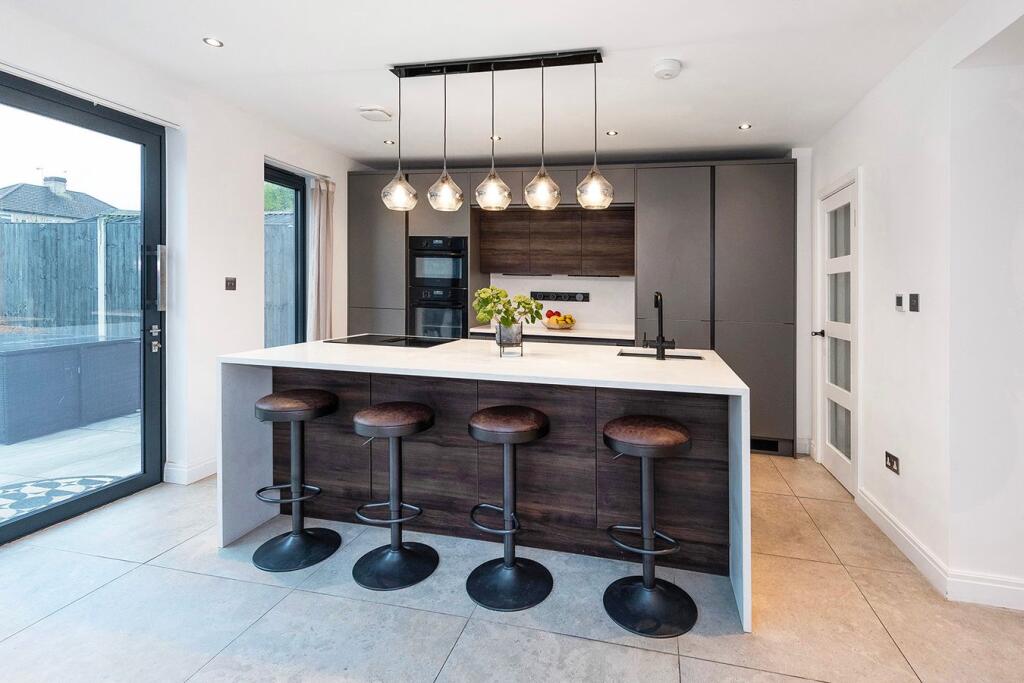 House in London - View 5