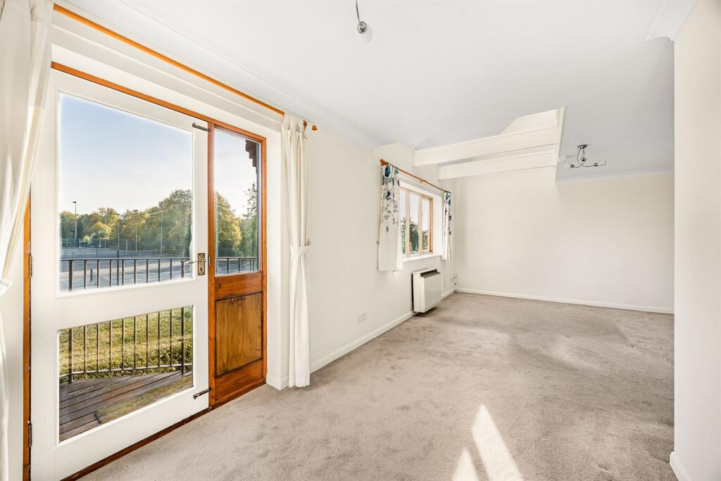 Denton Court, Marlow, SL7 photo 4