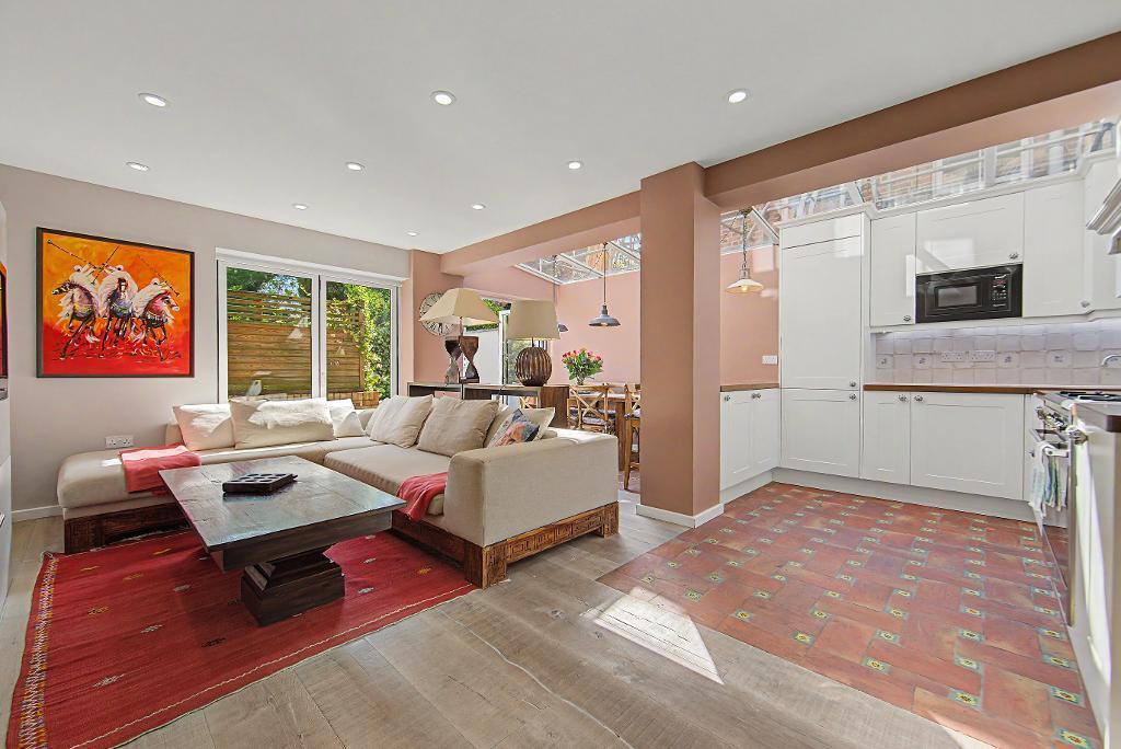 Main image of property: Granville Road, Ground Floor Flat, London, NW2 2LD