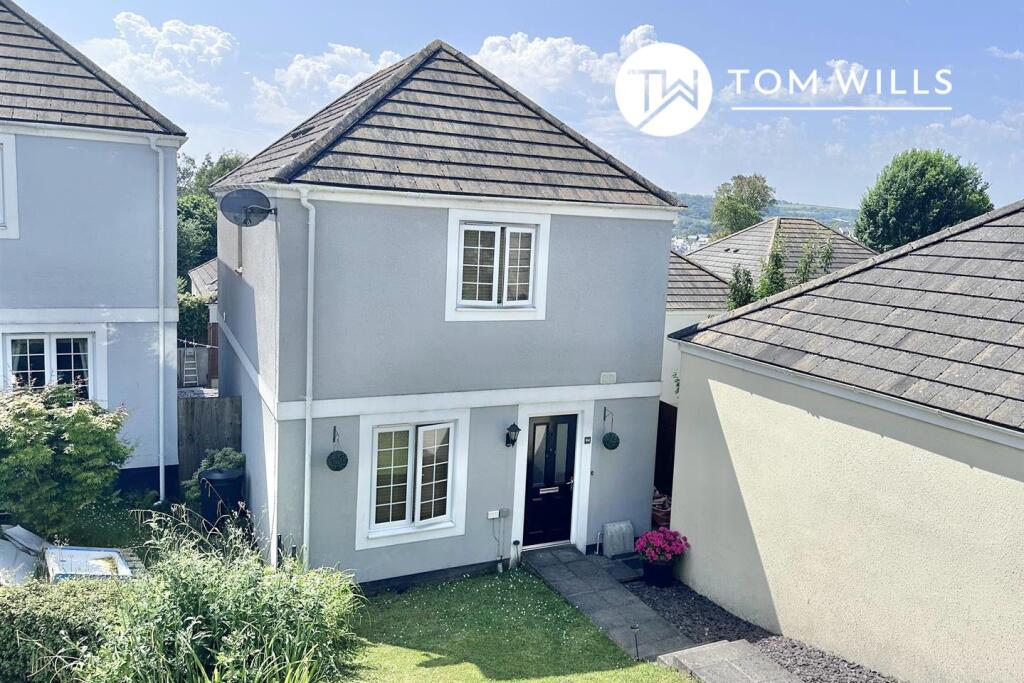 Main image of property: Round Ring Gardens, Penryn