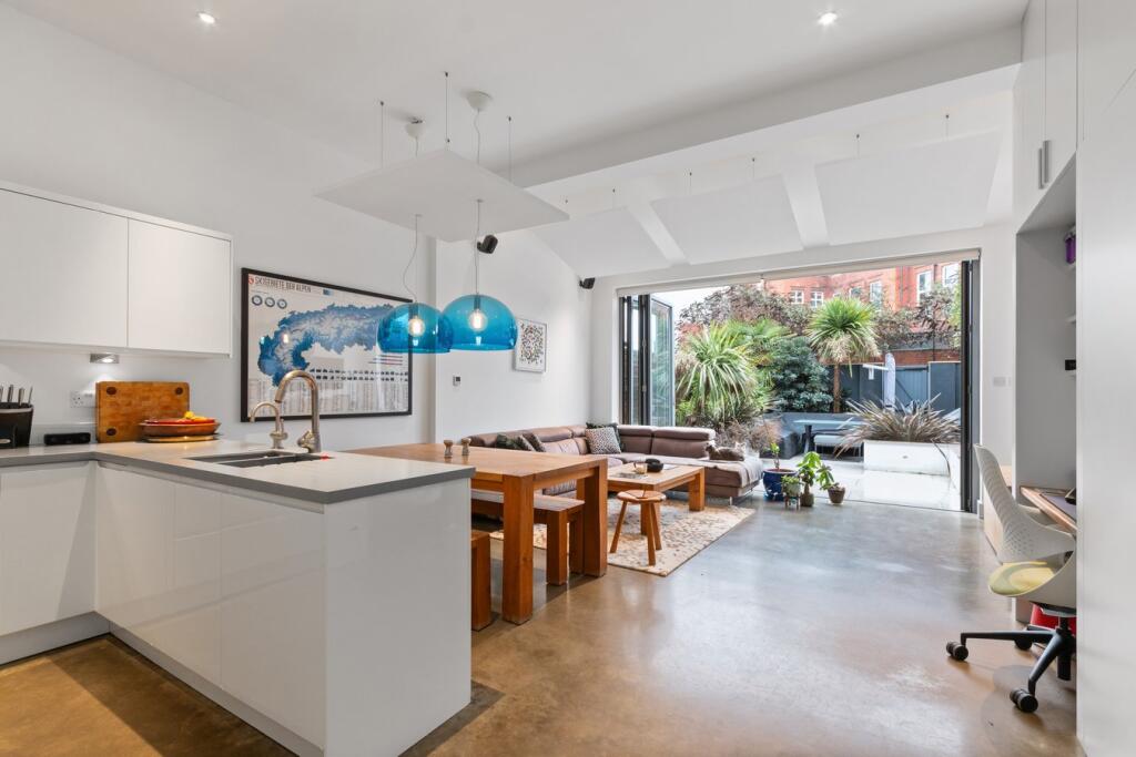 Main image of property: Hamilton Road, Bedford Park borders, Chiswick, W4