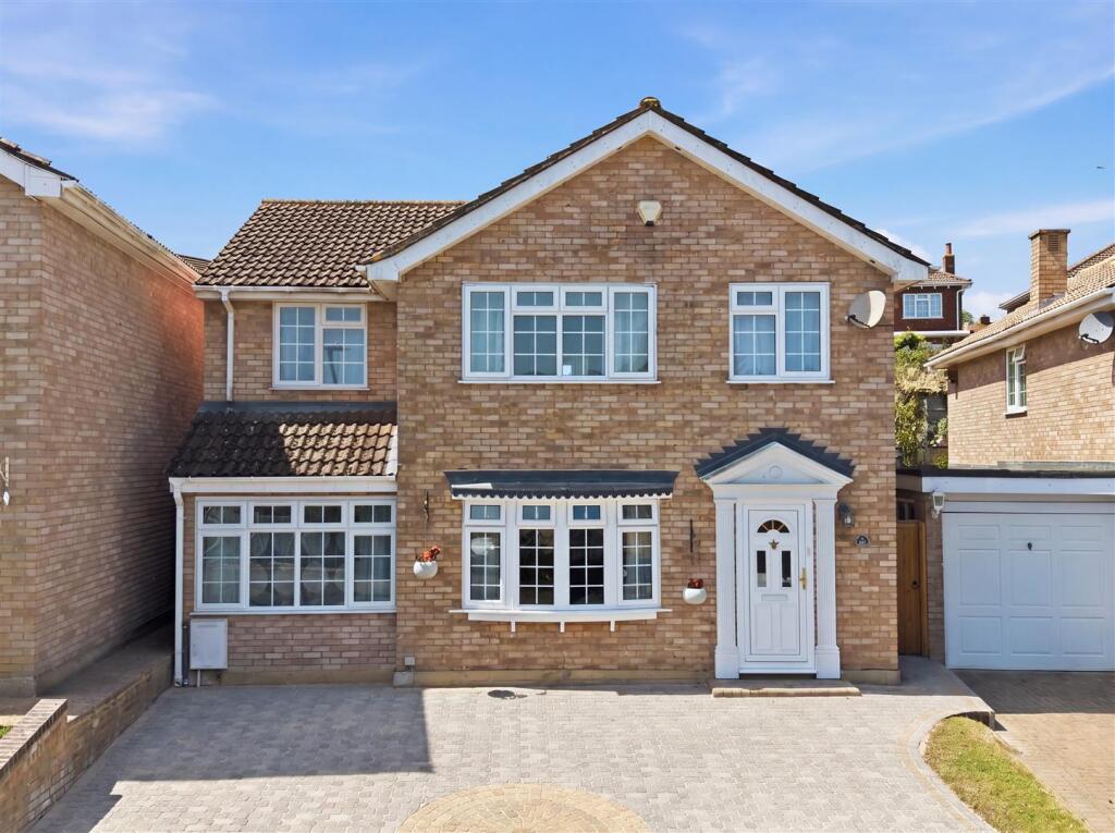 4-bed detached on Leaway, Billericay, £695,000