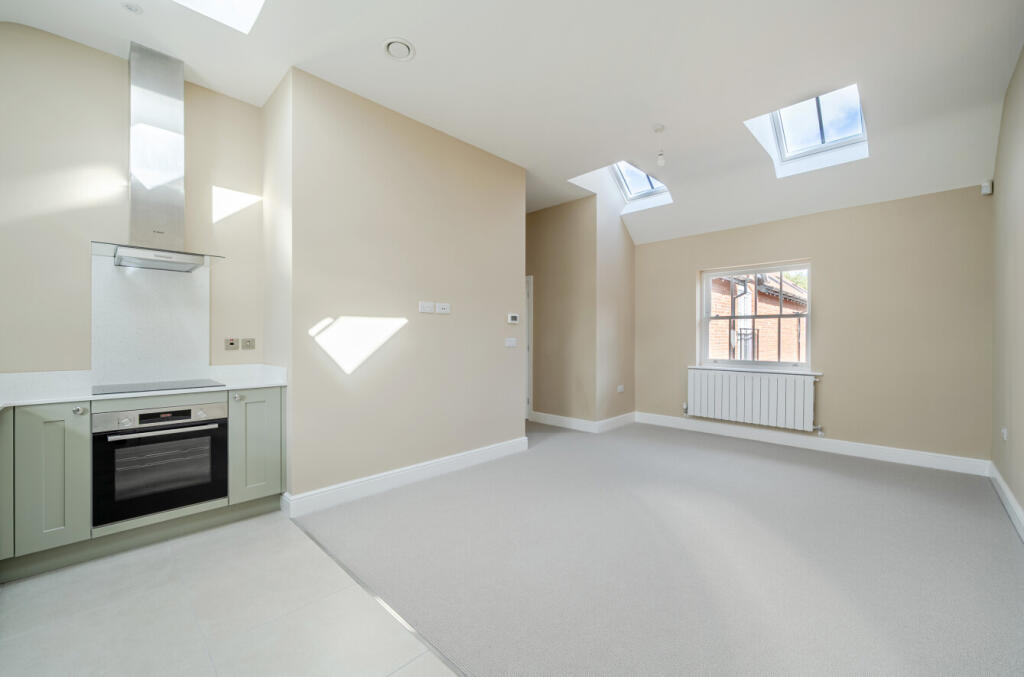 Apartment in Test Valley, West Wellow - View 5