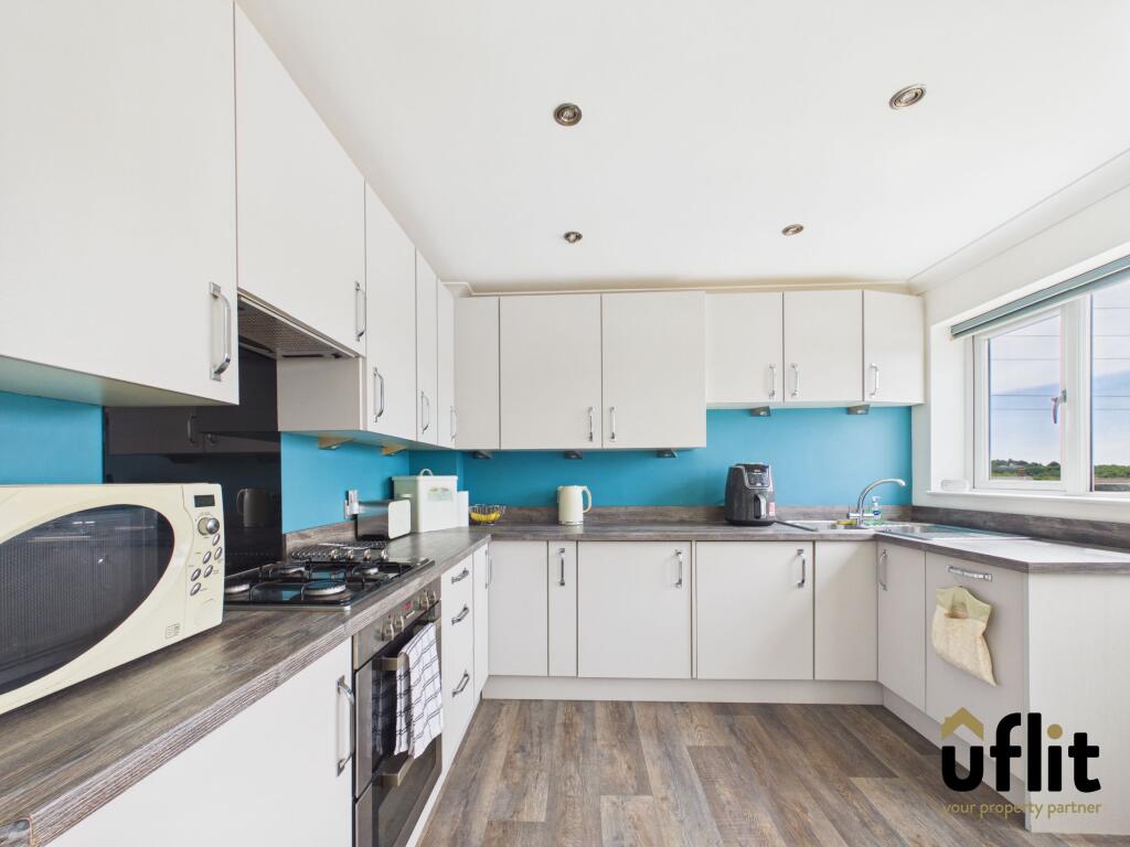 House in Rotherham, Brinsworth - More