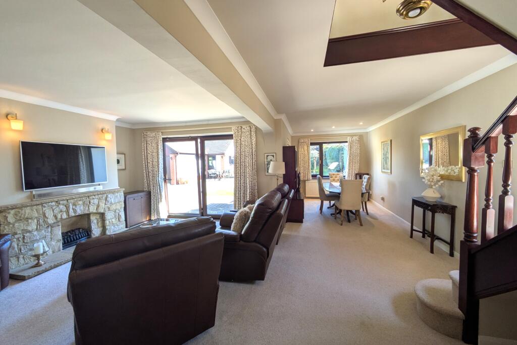 House in Horsham, North Horsham - View 4