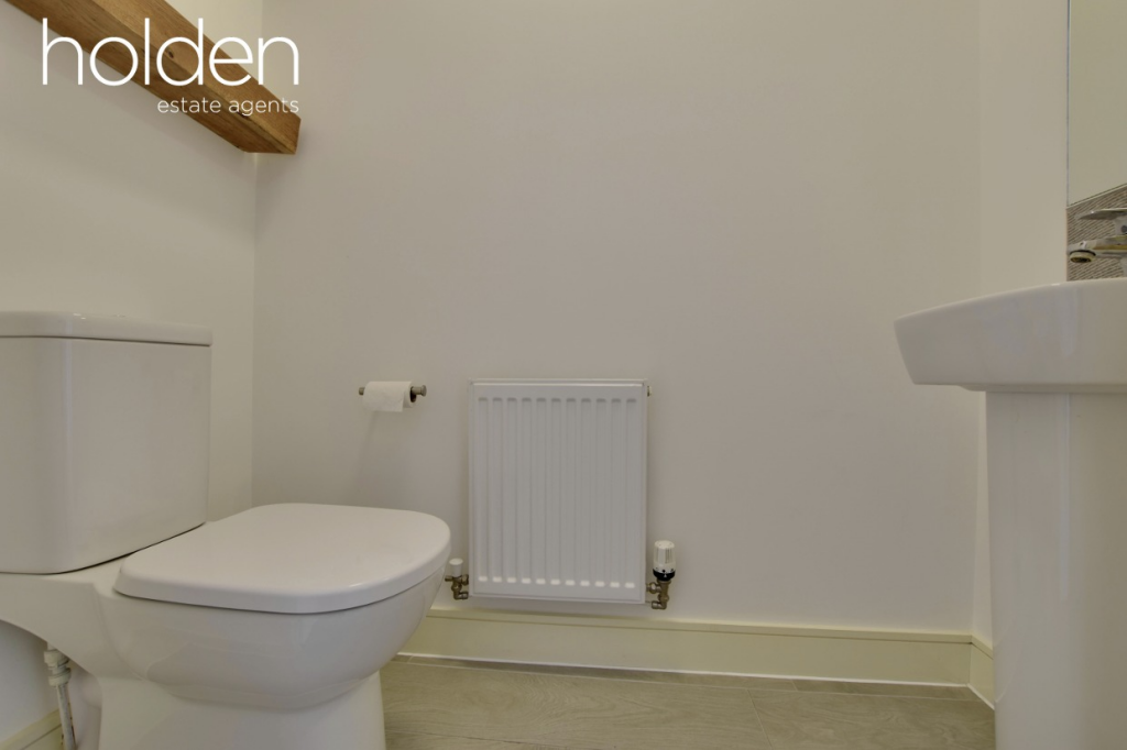 House in Maldon - More