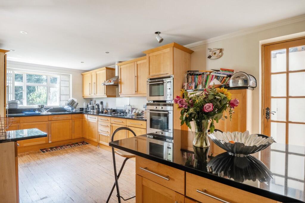 Stone Park Avenue, Beckenham, BR3 photo 3