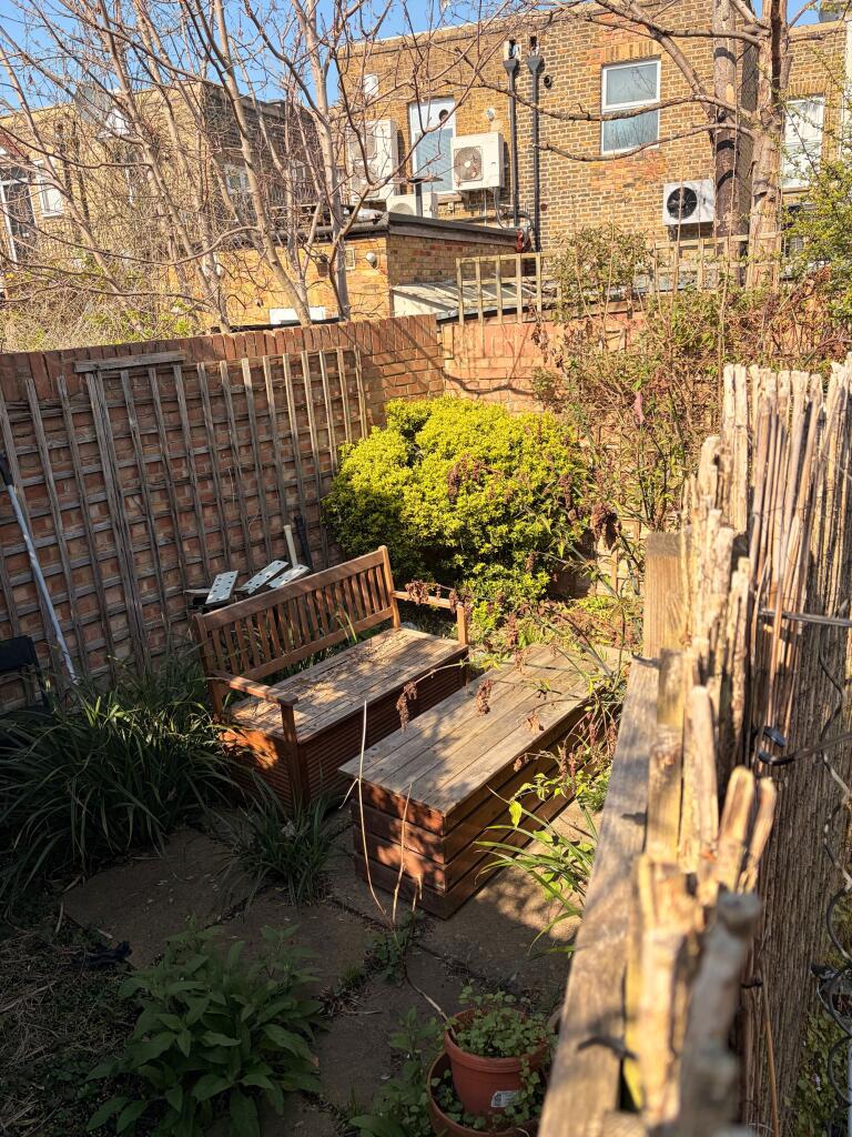 Cobham Road, Kingston Upon Thames, KT1 - View 2