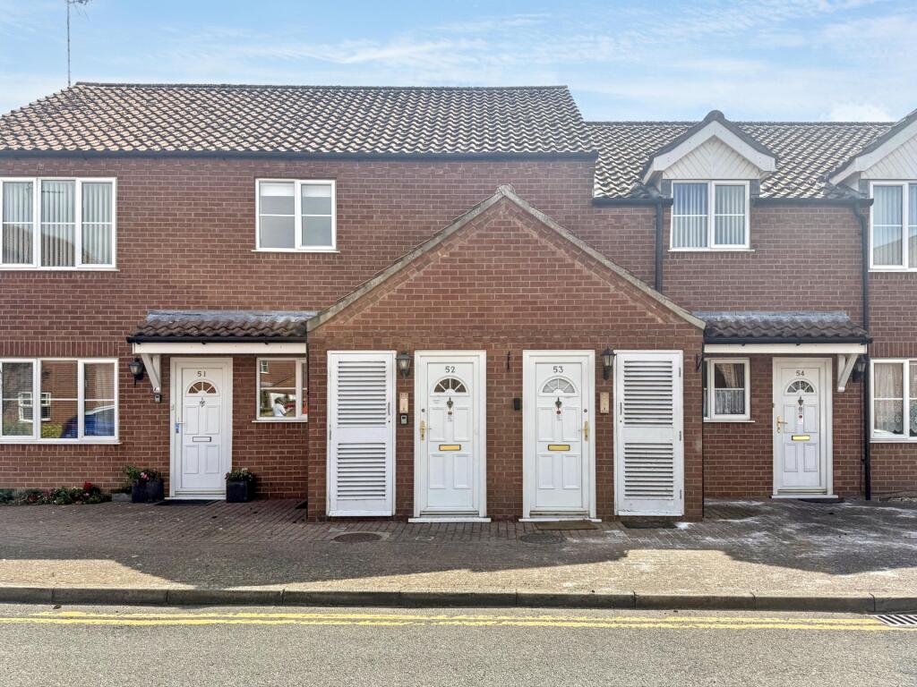 Main image of property: Sutton Court, Skegness, PE25