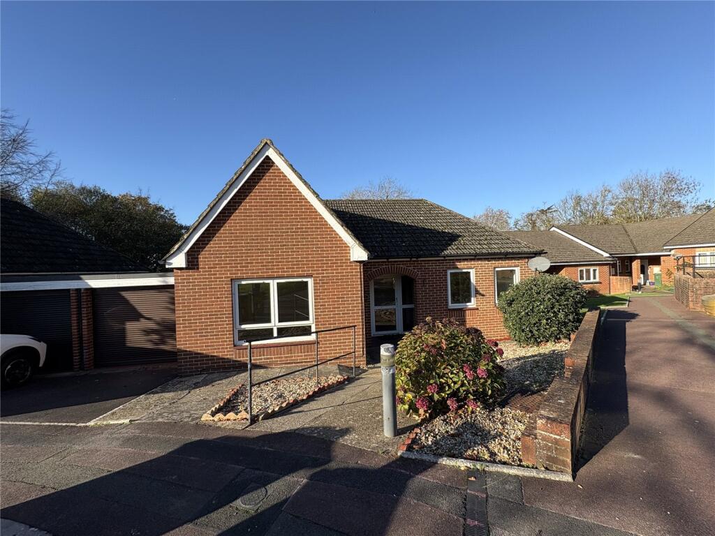 Main image of property: St Vincents Cottages, Binstead Road, Ryde, Isle Of Wight, PO33