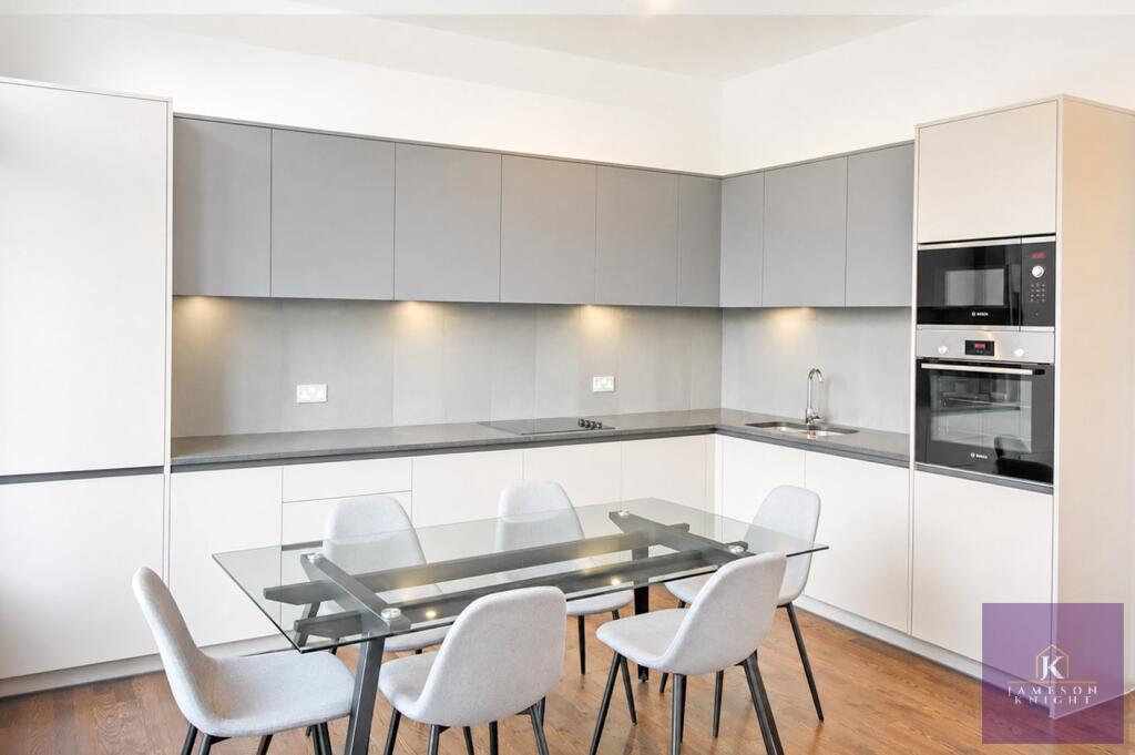 House in London - View 5