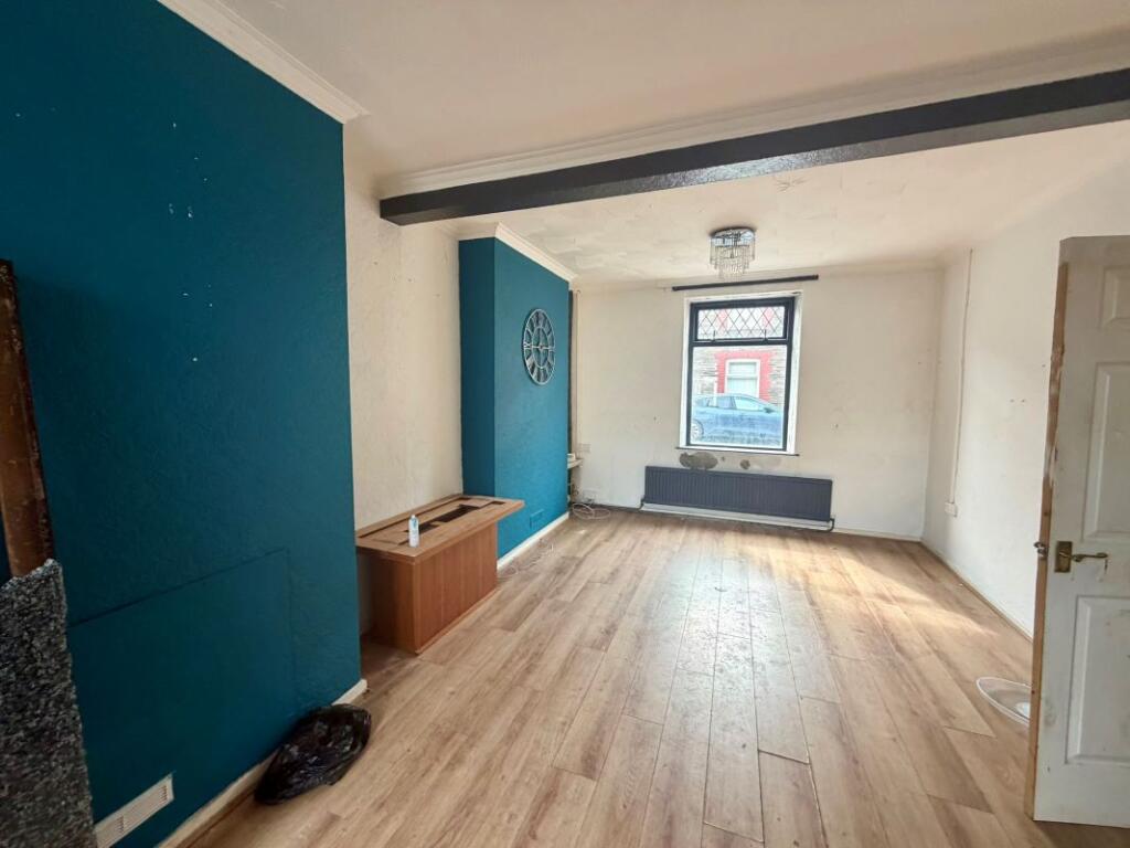 House in Caerphilly, Bryncenydd, St Martins - View 4