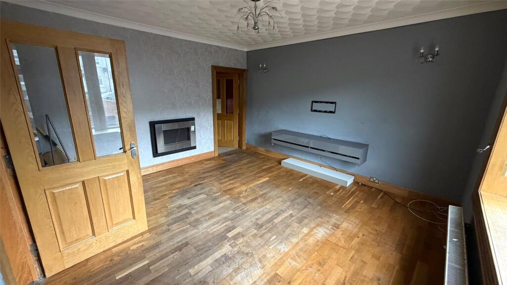 House in Kilmarnock, East Ayrshire - More