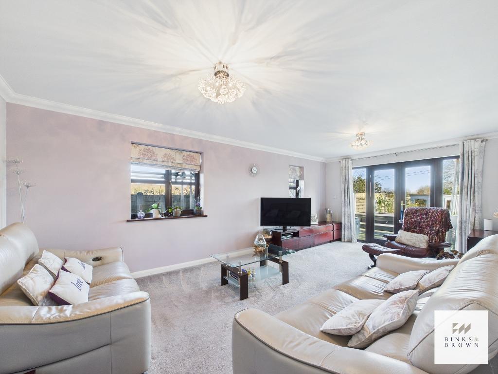 Marie Close, Corringham, Essex, SS17 9EX photo 2