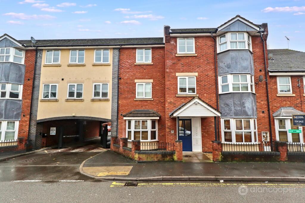 2-bed flat on Edward Court, Edward Street, Nuneaton, CV11 5RU, £116,500